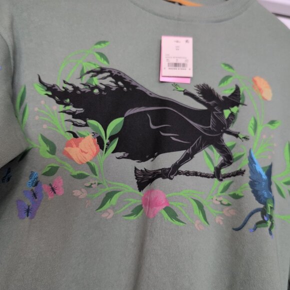 NWT Universal Studios Wicked Elphaba Glinda Lion Floral Crew Neck Size XS - Picture 3 of 7